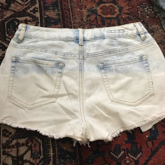 shorts - Picture 2 of 3